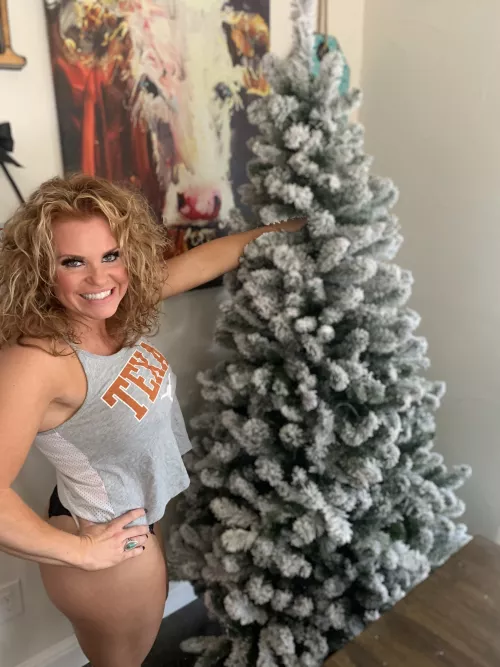 Thoooong Thursday. How do you lime mommy's panties today? Time to take down the tree