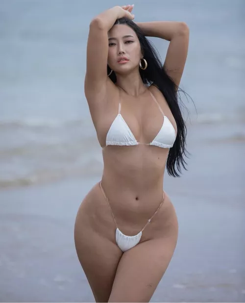 Those hips and thighs are just unfair Those hips and thighs are just unfair
