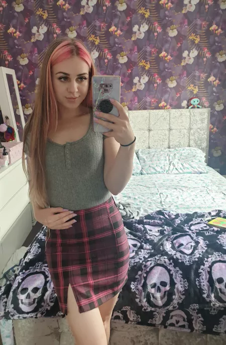 Thought I would show off my new skirt π