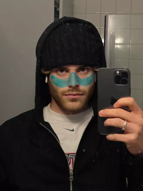 Thought Iโd try a different mask ๐ท Thought Iโd try a different mask ๐ท