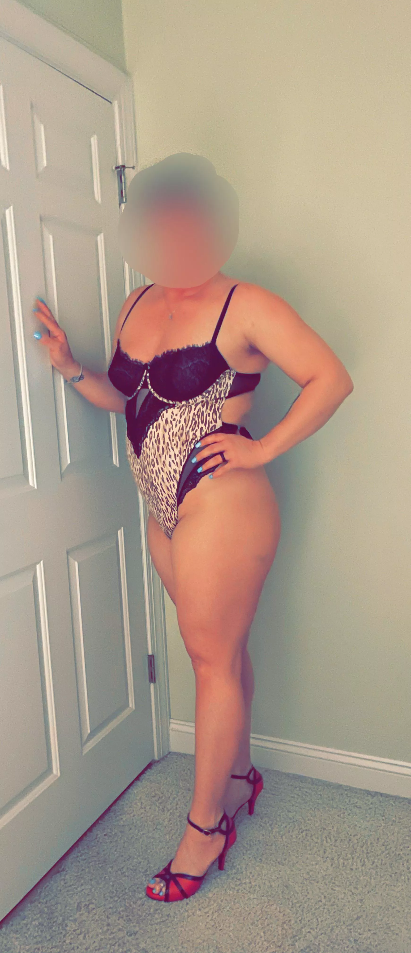 Thoughts?? 40 year old milf.