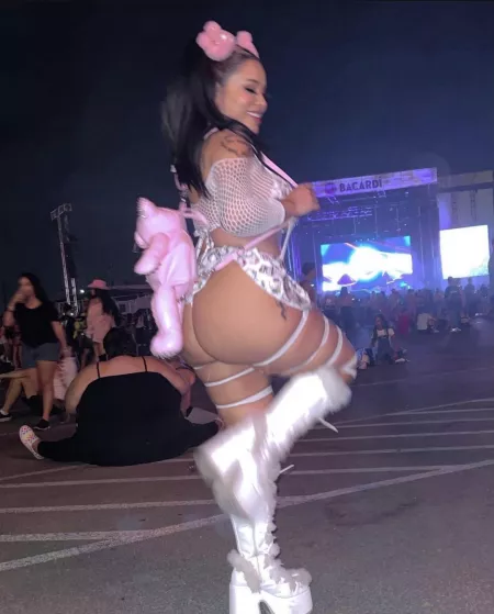 thoughts on my outfit? π
