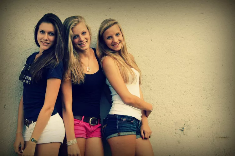 Three Girls in Shorts Three Girls in Shorts