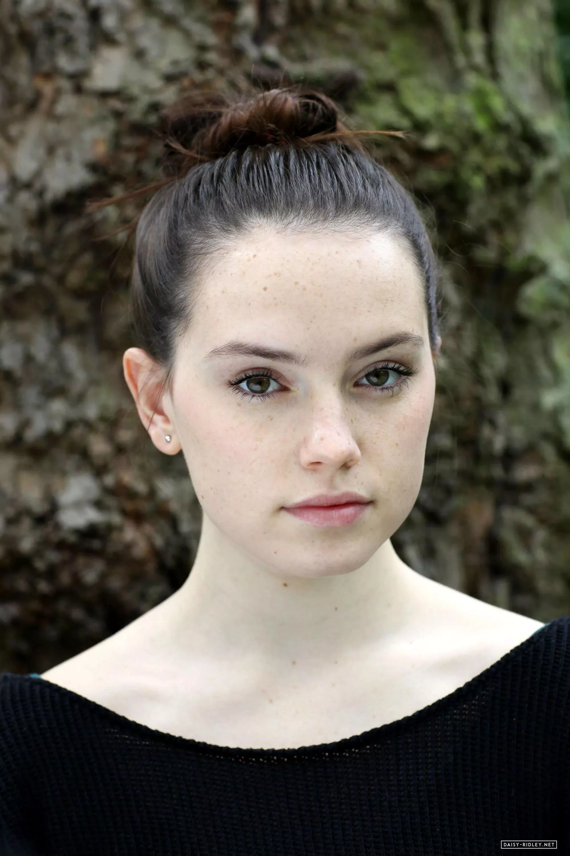 Throbbing hard for Daisy Ridley, would love some encouragement to goon deeper Throbbing hard for Daisy Ridley, would love some encouragement to goon deeper