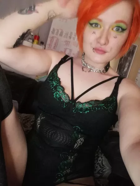 Throw my little body around please 🥵