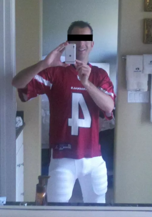 Throwback to my Halloween costume a few years ago. I don’t play football. I didn’t know you’re supposed to wear a jock. Oops.