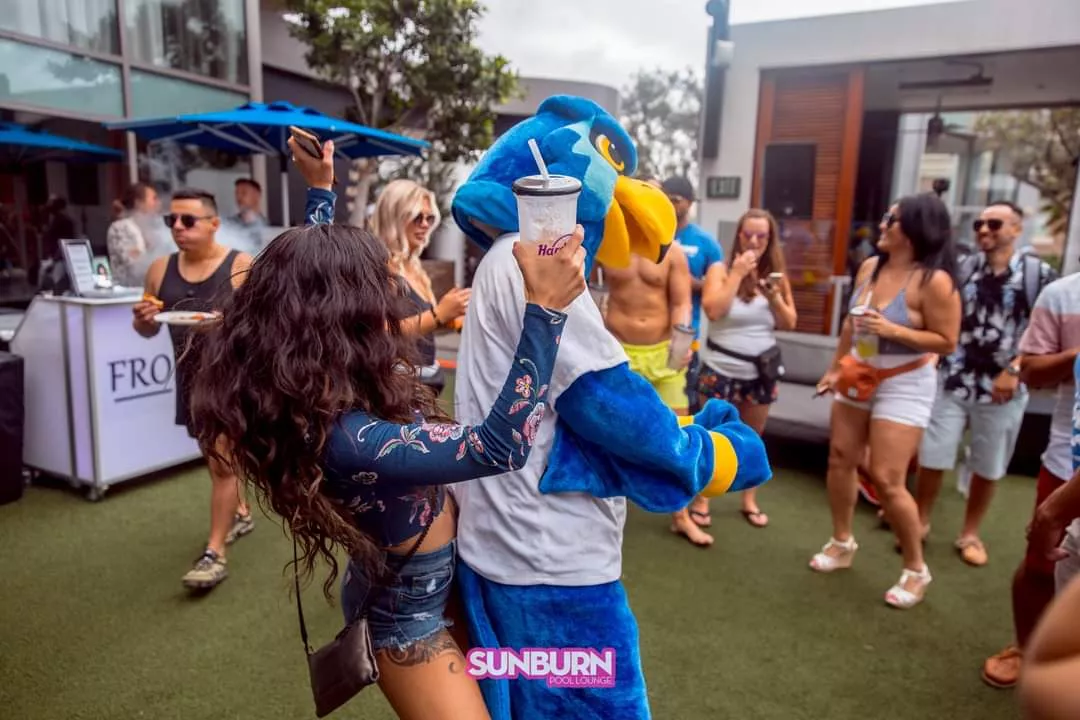 Throwing it down at the Sunburn day parties Throwing it down at the Sunburn day parties