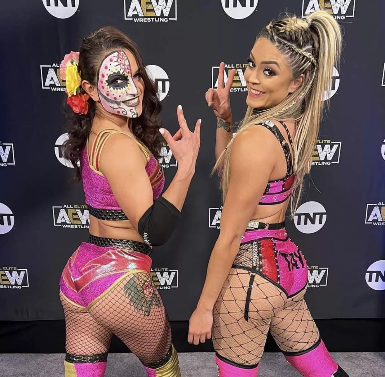 Thunder Rosa & Tay Conti 🍑