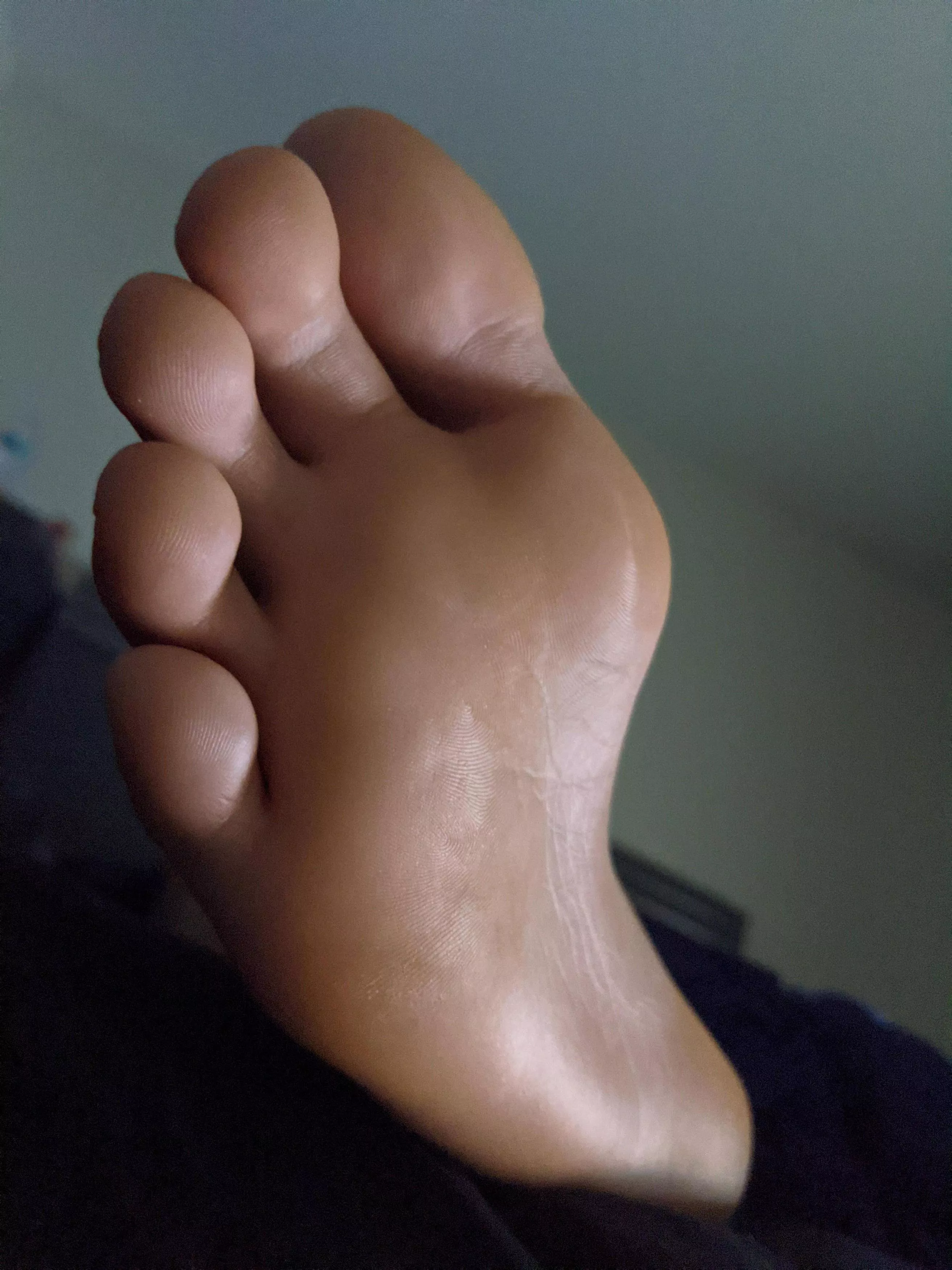 Ticklish bare sole! Ticklish bare sole!