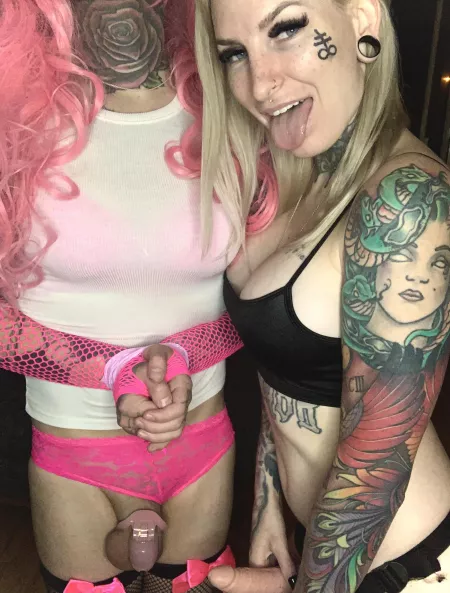 Tied up & locked, ready to get fucked ๐๐ Tied up & locked, ready to get fucked ๐๐