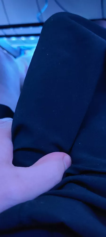 Tight gym shorts = thick bulge~