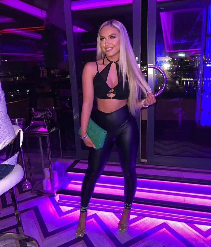 Tight in leather leggings Tight in leather leggings