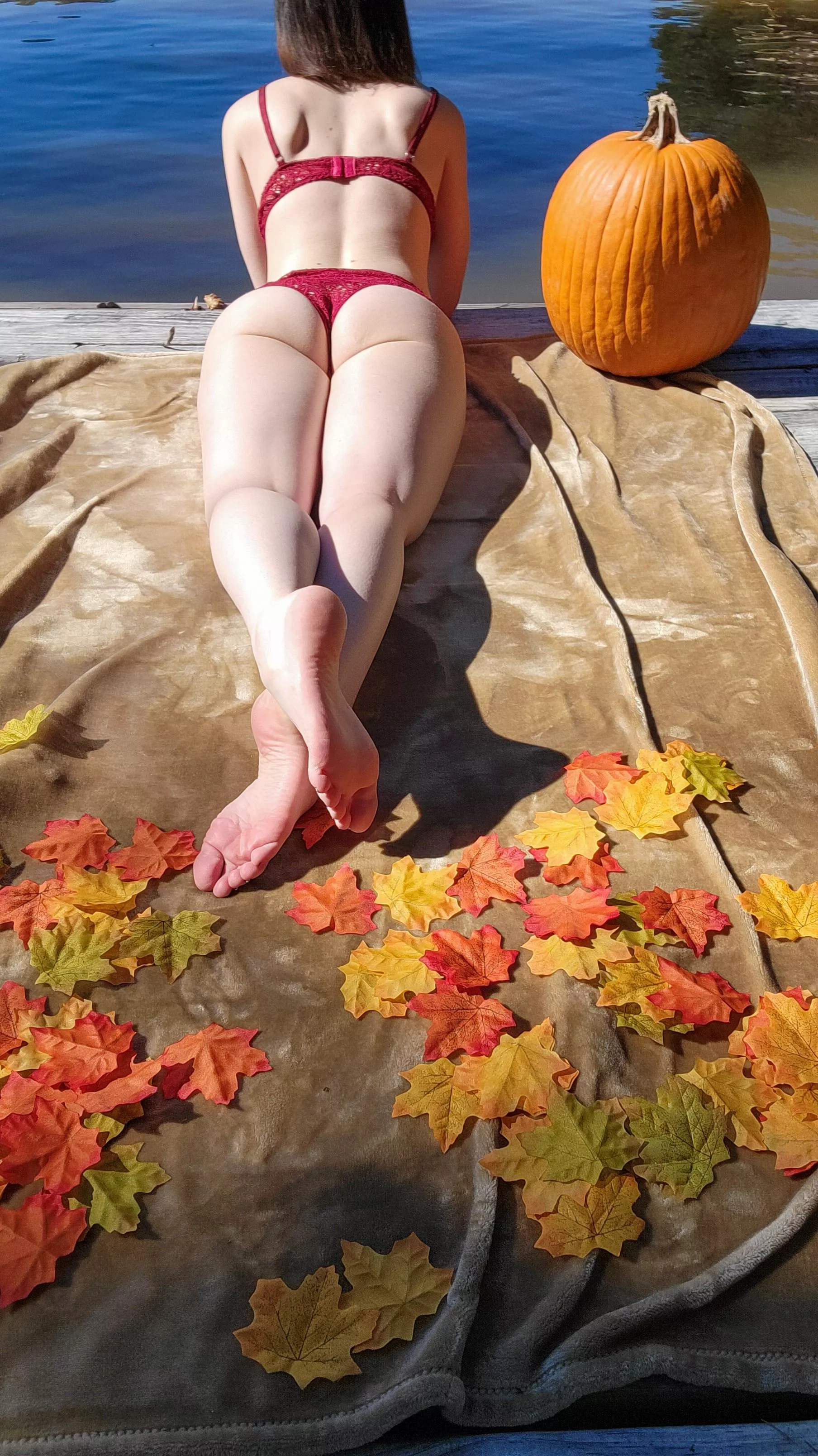 Tight, juicy thighs leading up to a tight, juicy ass. Heaven. Tight, juicy thighs leading up to a tight, juicy ass. Heaven.