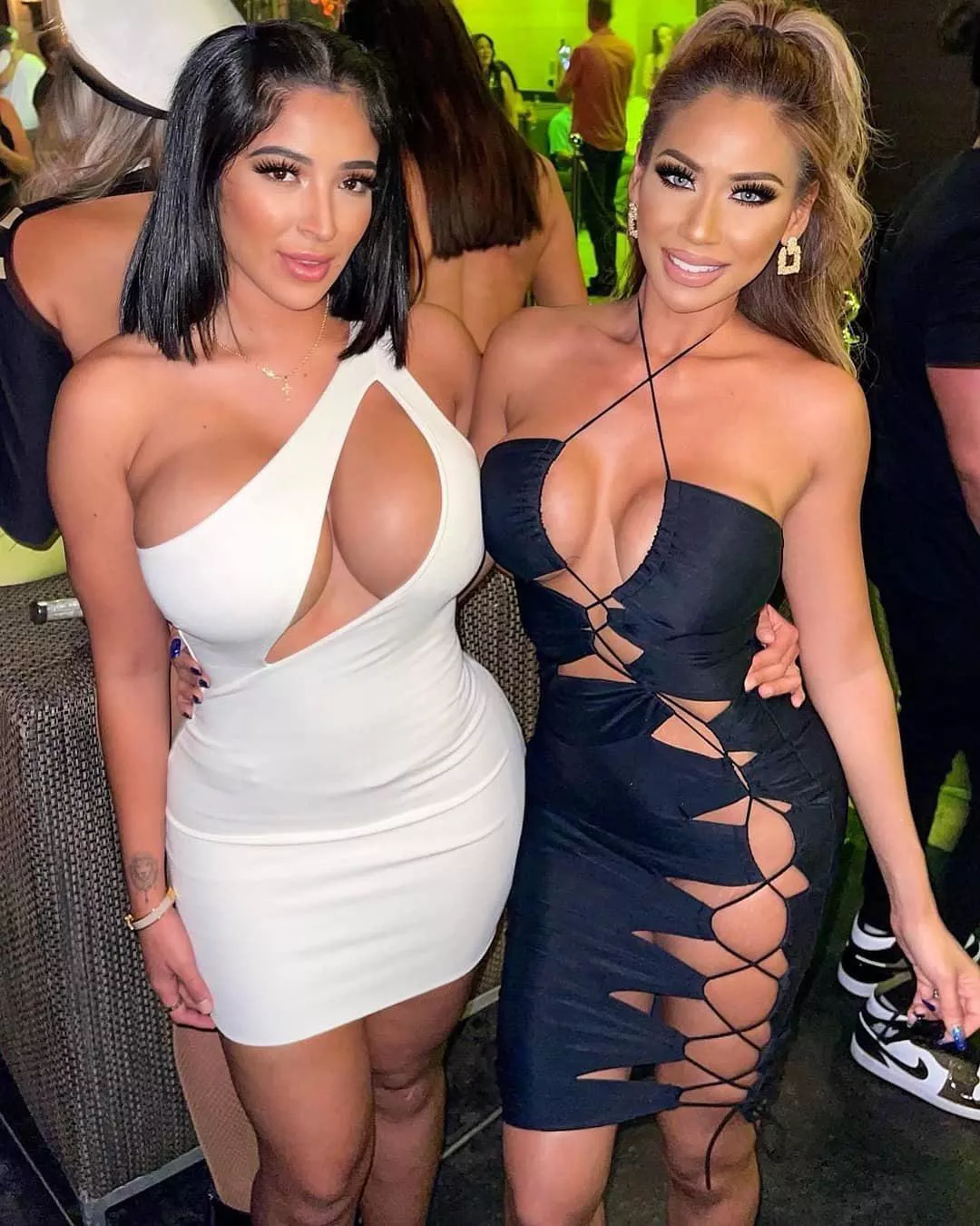 Tight pair Tight pair