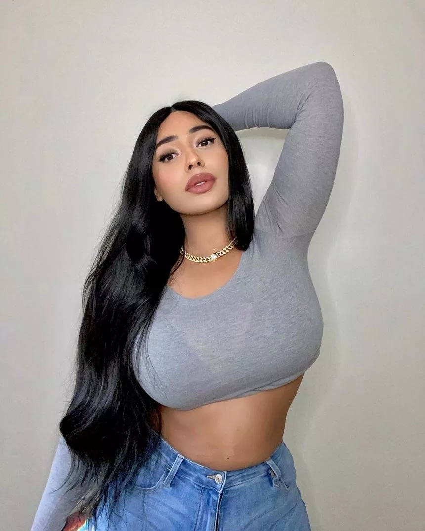 Tight shirt Tight shirt