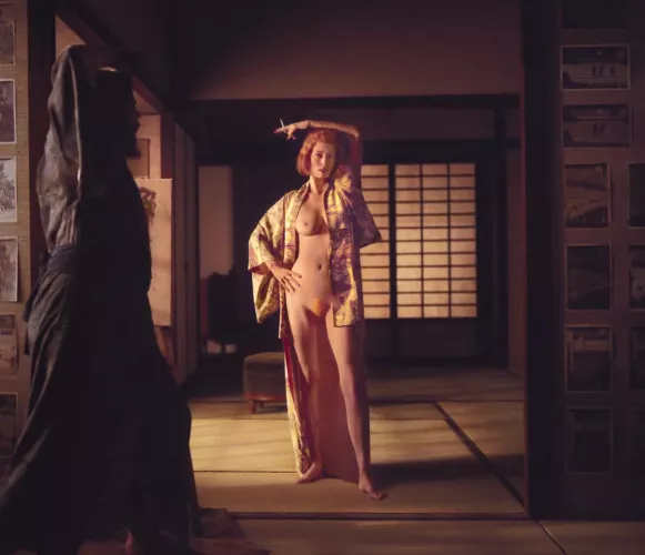 Tilda Swinton showing off her delicious bush