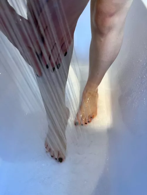 Time for a nice and warm shower. Time for a nice and warm shower.