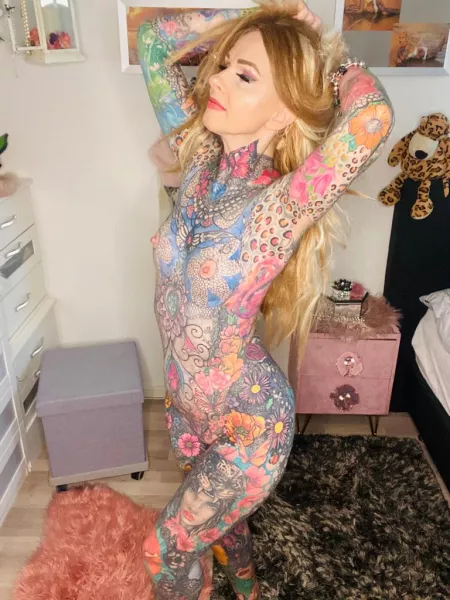 Time to get nude, your fav tattoed Mom ๐