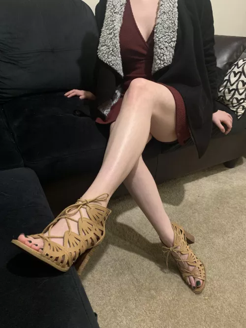 Time to take off my heels after a night out. Wanna take them off for me? Time to take off my heels after a night out. Wanna take them off for me?