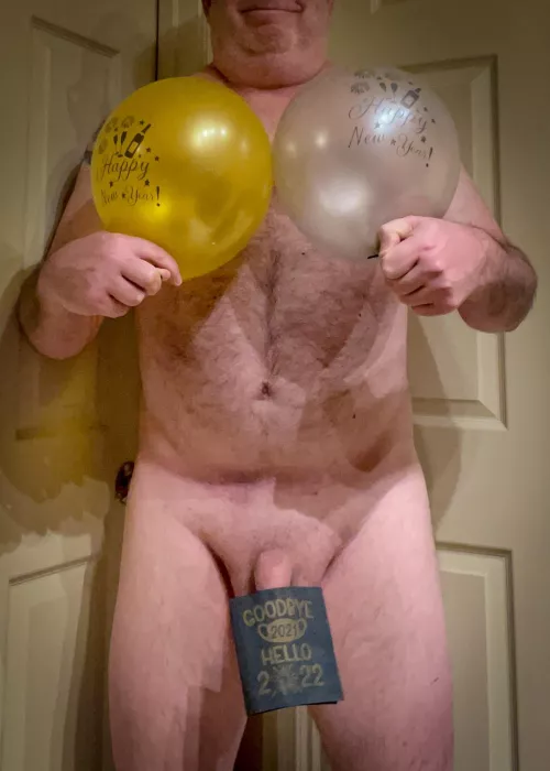 Time To Whip Out 2021 & Also Cover The Balls Dropping For 2022 😁 Safe, Happy & Healthy New Year’s Wishes To All of You — Especially You Beautiful, Kind & Special Gals Who Make Every Year So Much Better🍾 🎉 🎊 🎈