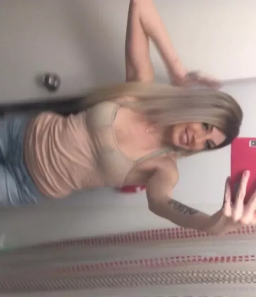Tina (@blondieloveee) Tina (@blondieloveee)