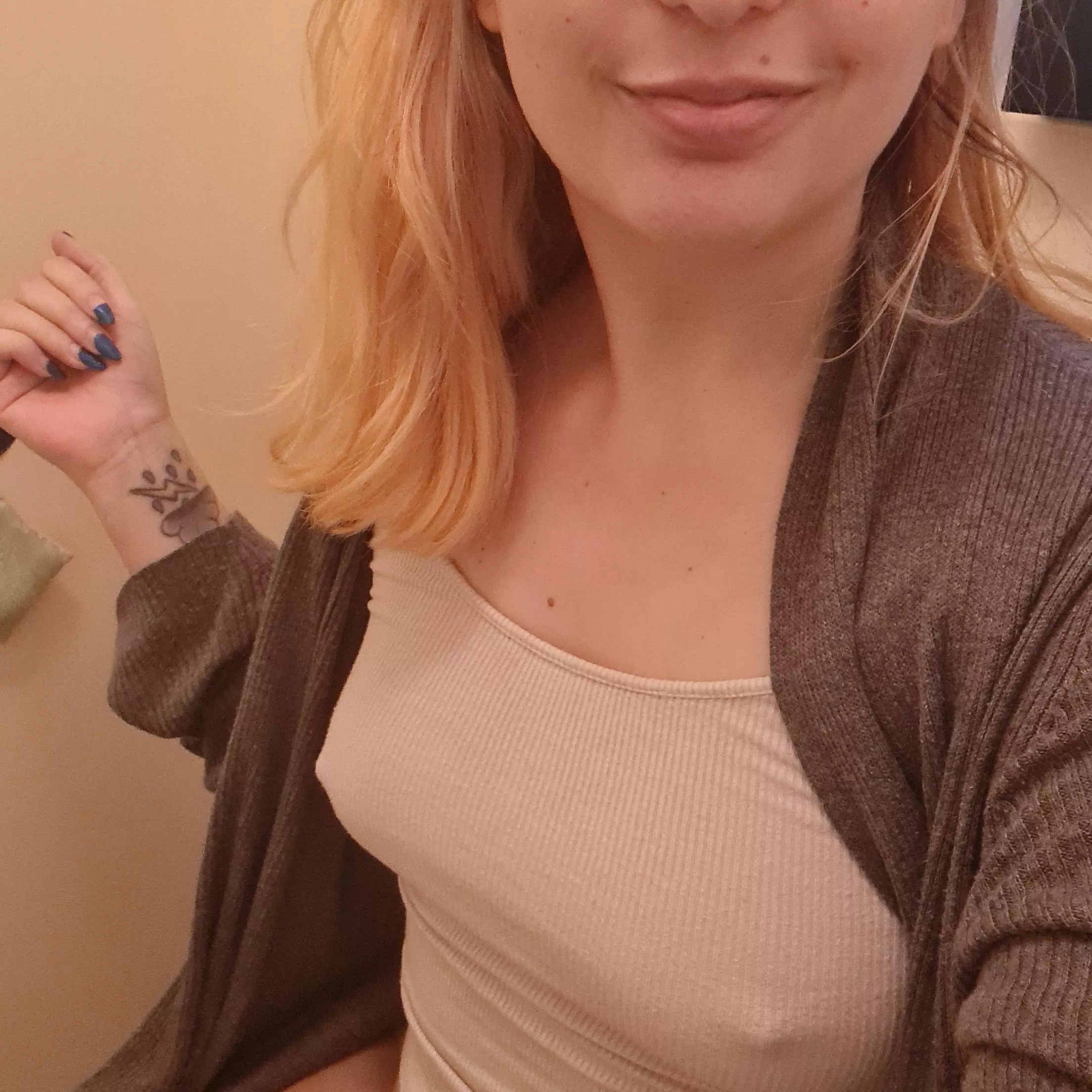 Tipsy toilet selfies for the win Tipsy toilet selfies for the win