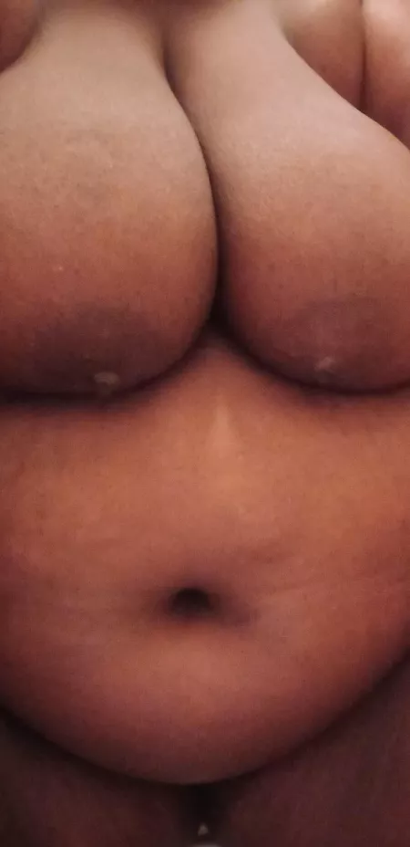 Tits and some tummy for your Tuesday perusal... Tits and some tummy for your Tuesday perusal...