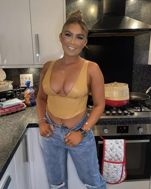 Tits on that! Tits on that!