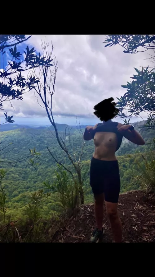 Tits out for the boys โฆ round 2