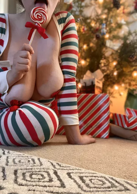 ‘Tits the season :)