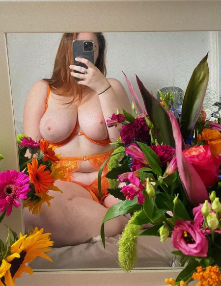 Titties and flowers π·πΎ Titties and flowers π·πΎ