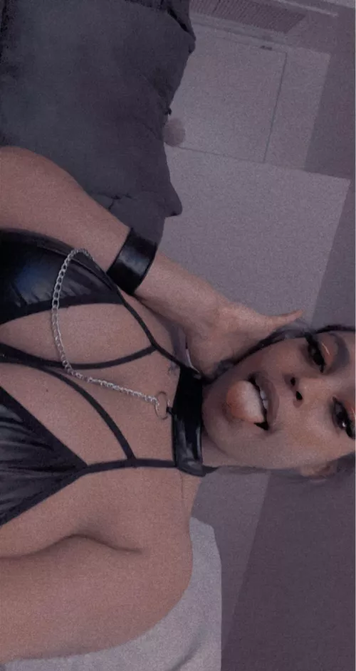 Titties out 😝