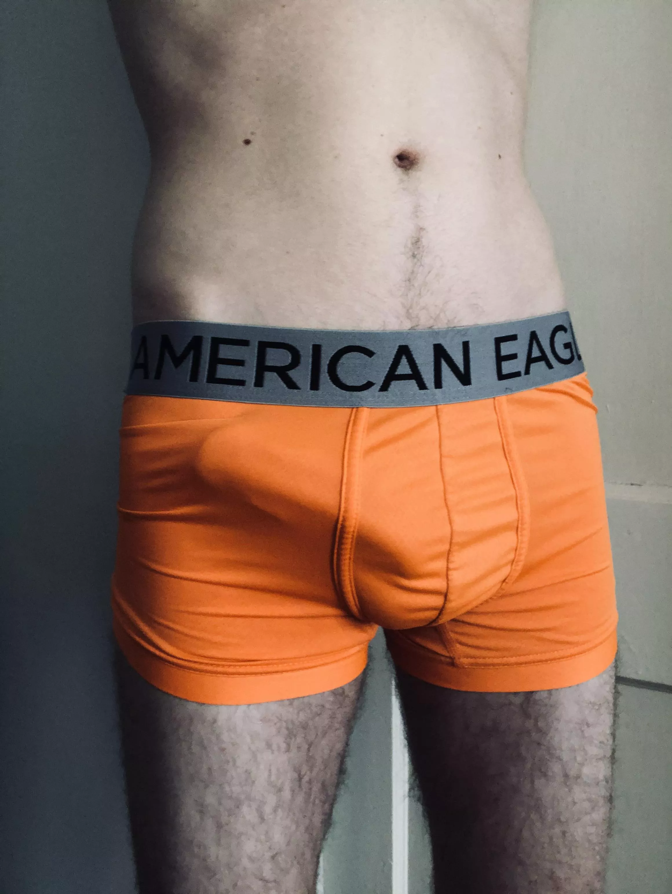 To make a good impression I’ve heard it’s important to wear something eye catching. Do you agree?