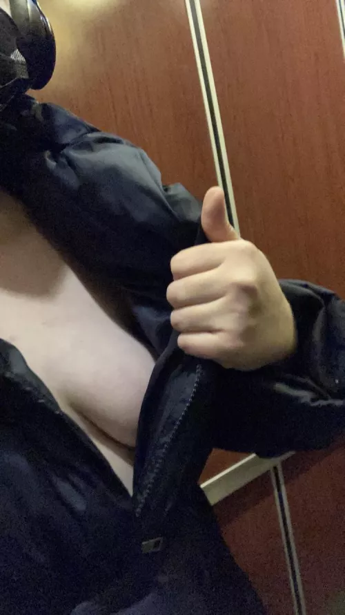 👍🏻 to the Super watching the elevator camera as I get home from running errands.