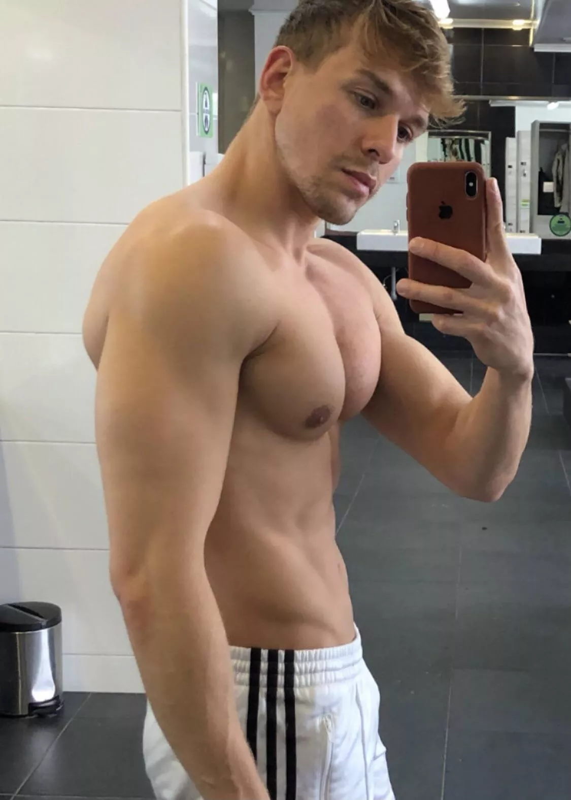 Today was chest day guys🔥🔥