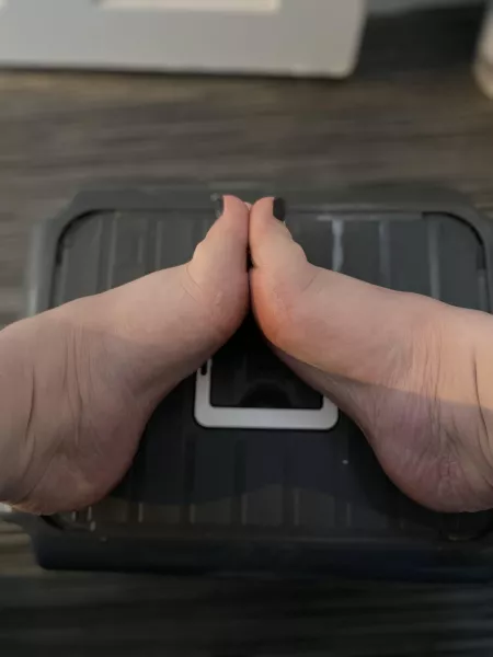 Toes feet toes π¦Άπ£πΈ