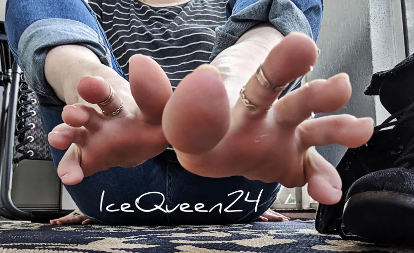 toes
