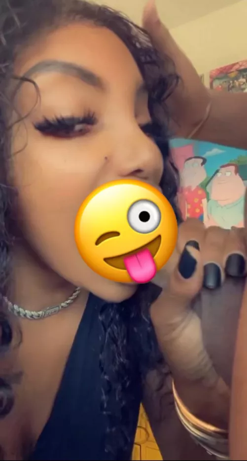 Told my young neighbor He can eat my big juicy milf ass if he cleans my kitchen🍑😜😼Add me on OF and message me for FaceTime & custom videos let your imagination run wild🎥🔥