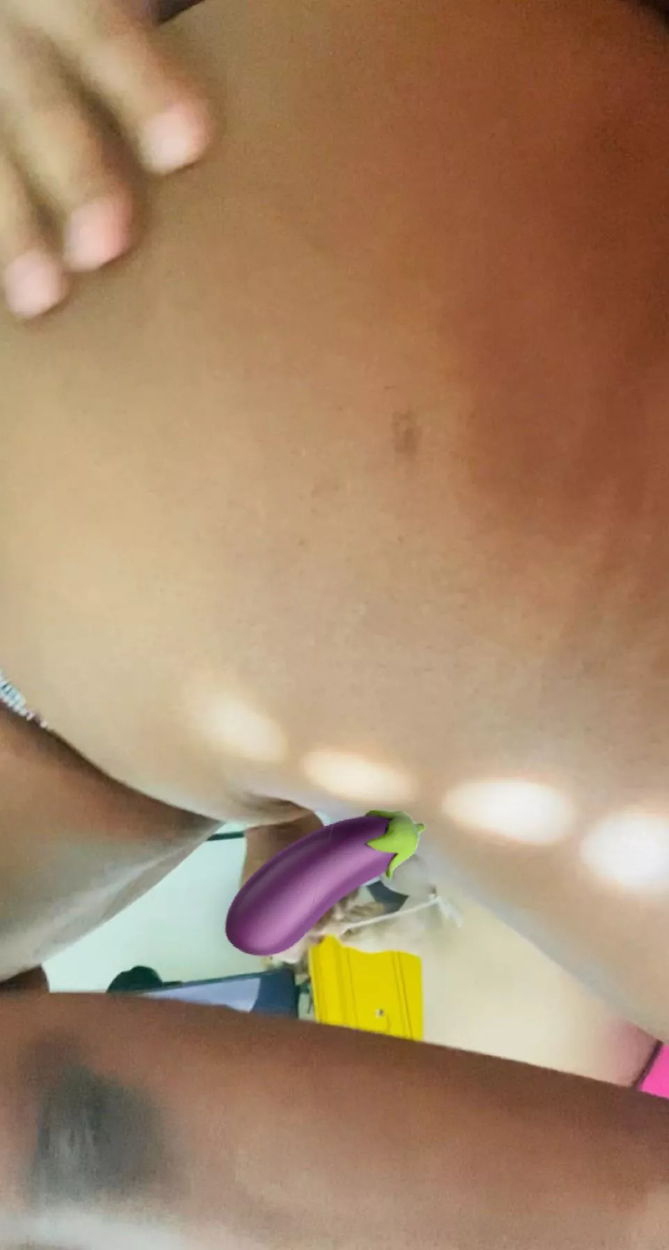 Told my young neighbor He can eat my juicy milf pussy while I jerk his Dick if he cleans my kitchen🍑😜😼Add me on OF and message me for FaceTime & custom videos let your imagination run wild🎥🔥
