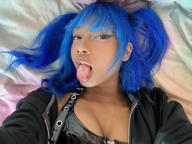 Tongue out for daddy