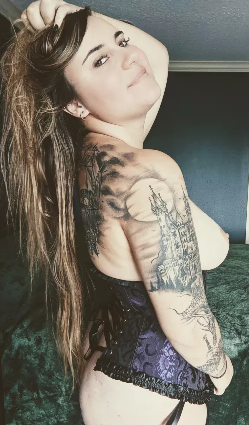 Tonight witches get to choose their victims, who wants to be my sacrifice? π