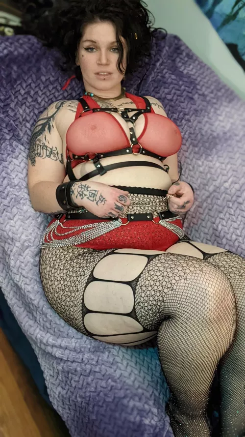 Tonight's outfit was honestly really hot... I felt sexy for the first time in months :)