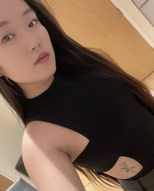 Too cute for porn 🥰🙈 sweet Asian girl waiting for you
