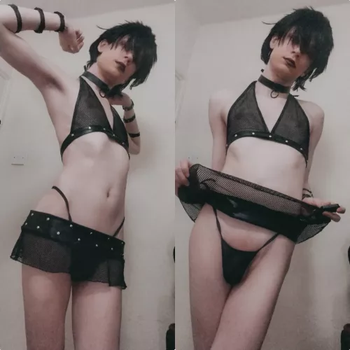 Too goth or not goth enough? 🖤