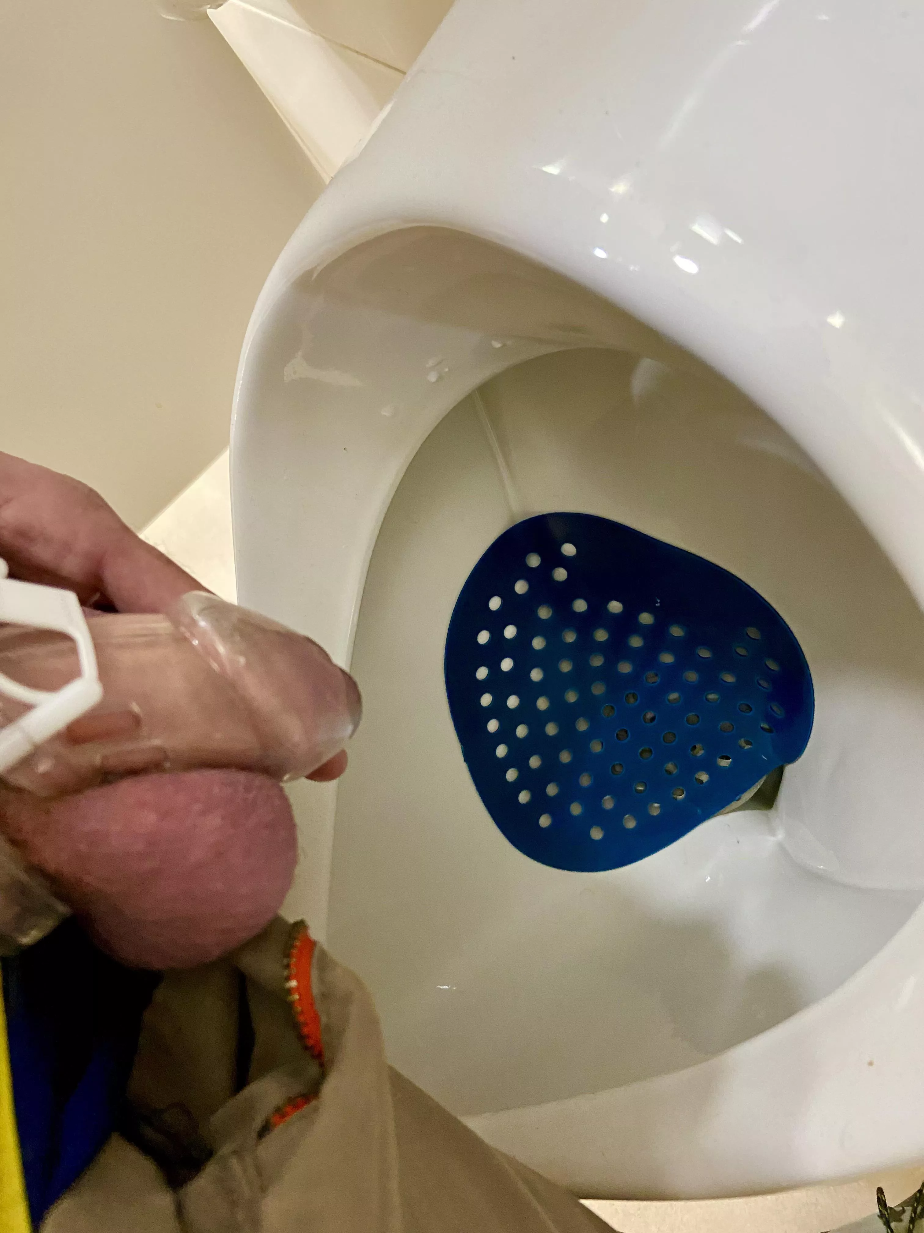 Too hard to pee in public toilets this way 🥵 Too hard to pee in public toilets this way 🥵