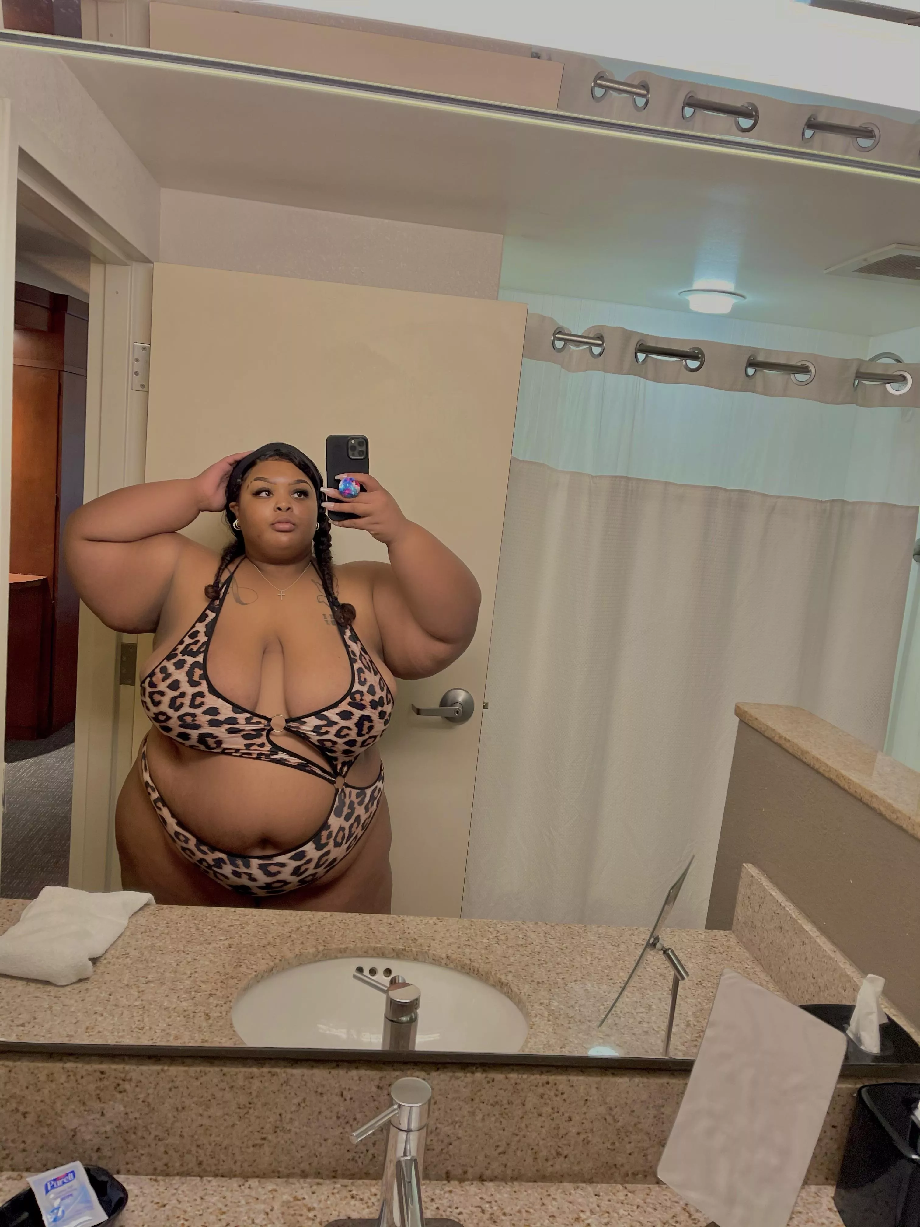 Too hot to handle 😝 Too hot to handle 😝