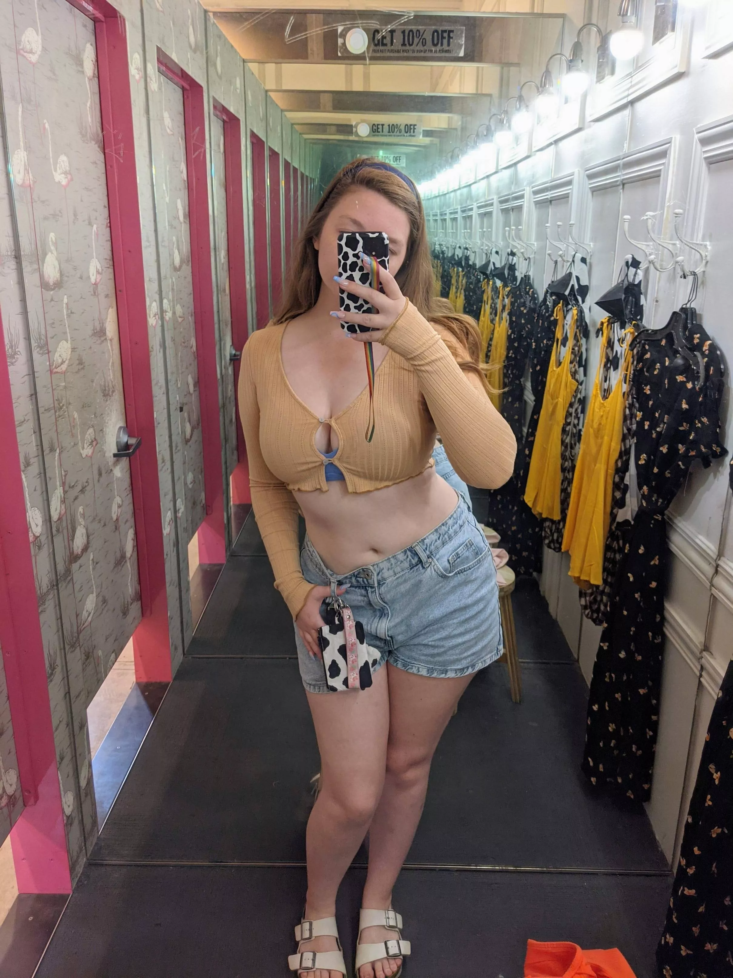 Too small or the perfect size (f) Too small or the perfect size (f)