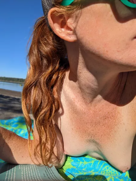 Took advantage o(f) the nice weather and went to the beach. Took advantage o(f) the nice weather and went to the beach.