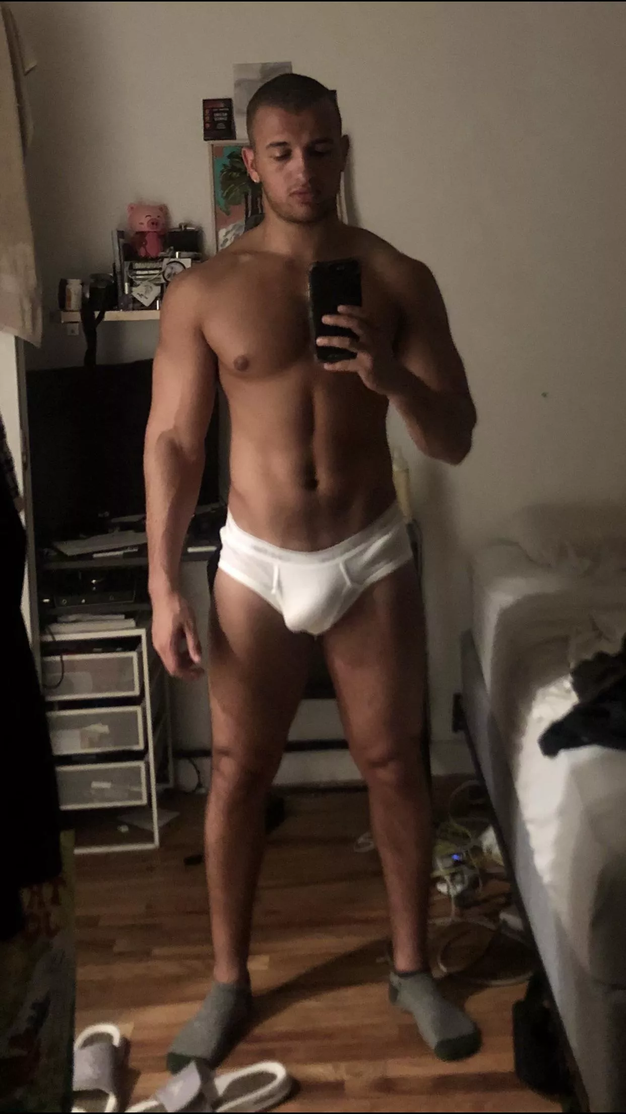 took this in my roommates mirror while he was out 😬