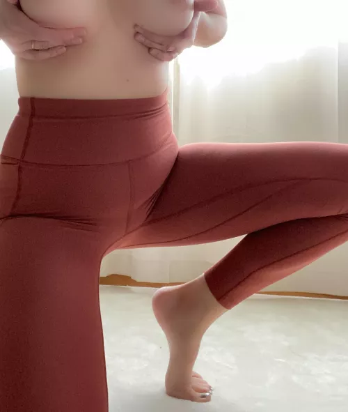 Topless yoga day โฅ๏ธ๐ค Topless yoga day โฅ๏ธ๐ค